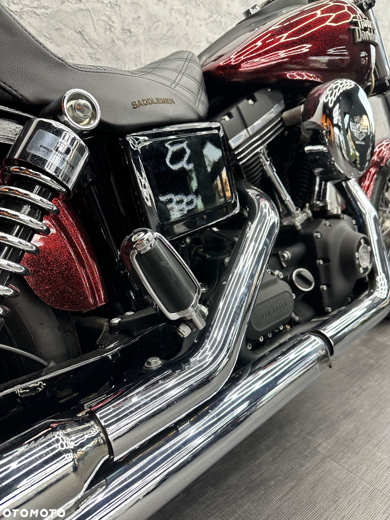 Harley-Davidson Dyna Street Bob - 11