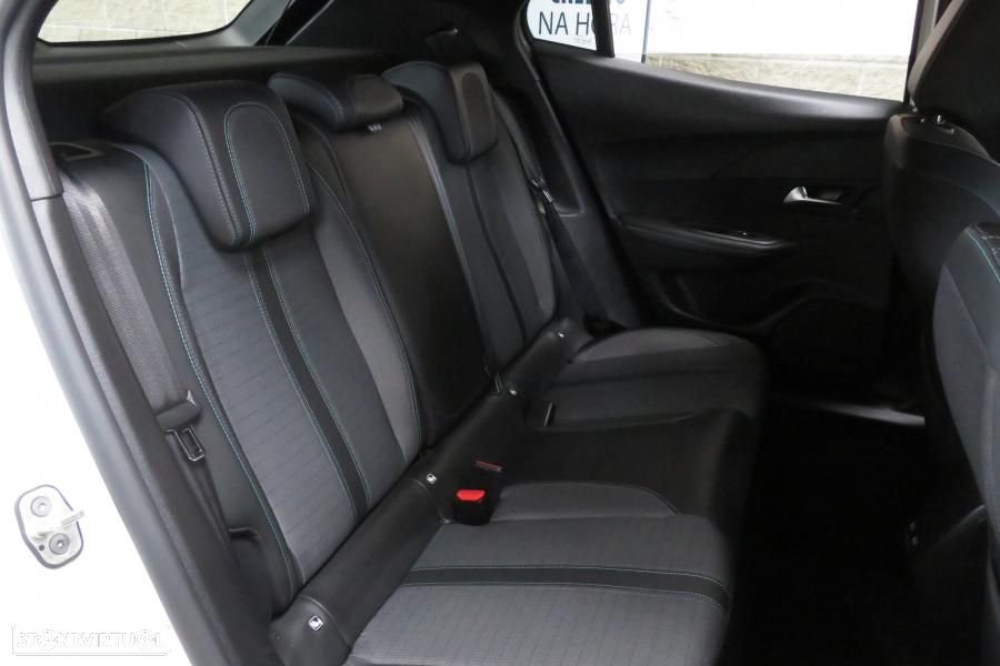 Peugeot 2008 1.2 PureTech Allure Pack - 16