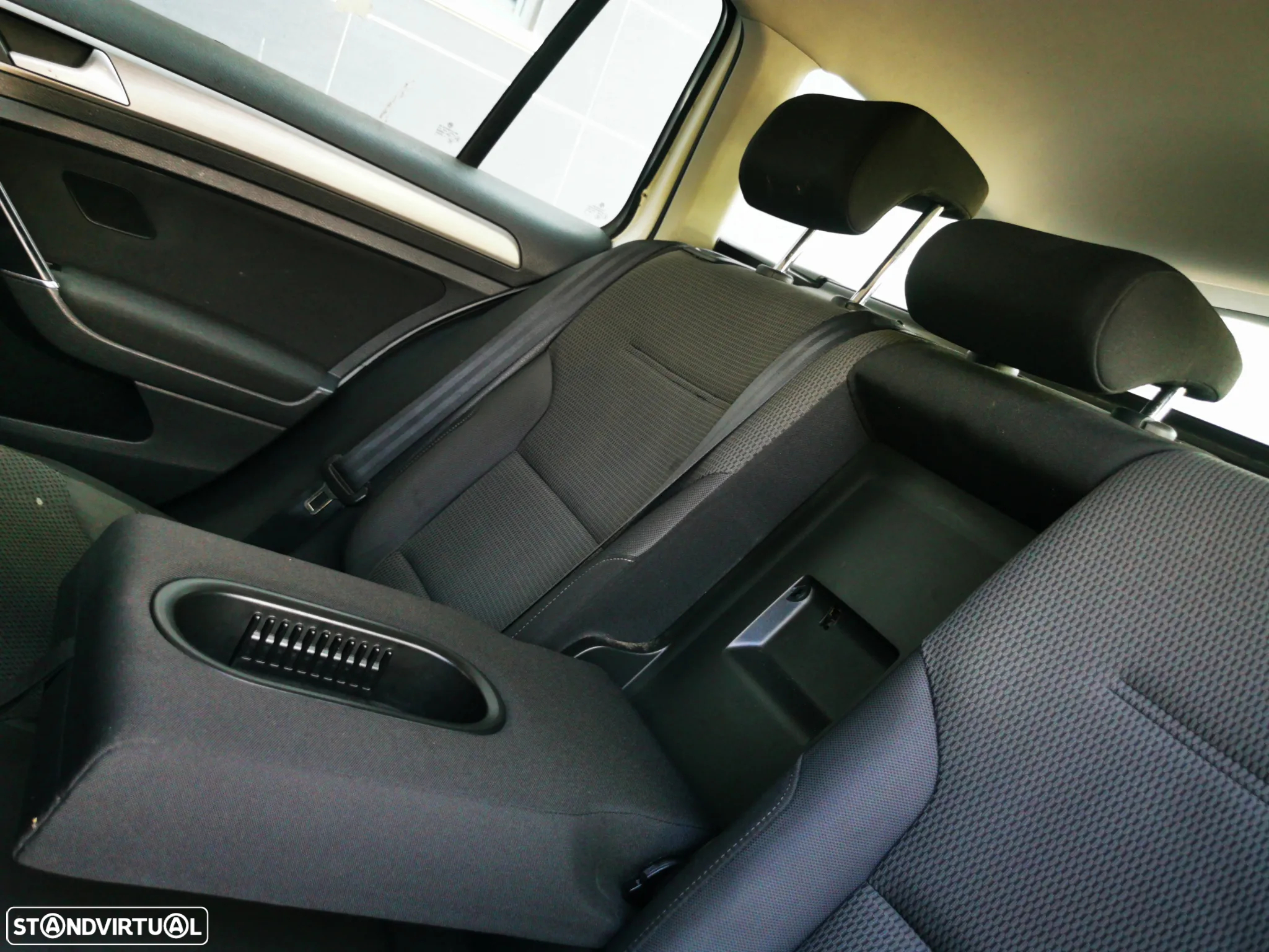 VW Golf Variant 1.6 TDi BlueMotion DSG Comfortline - 28