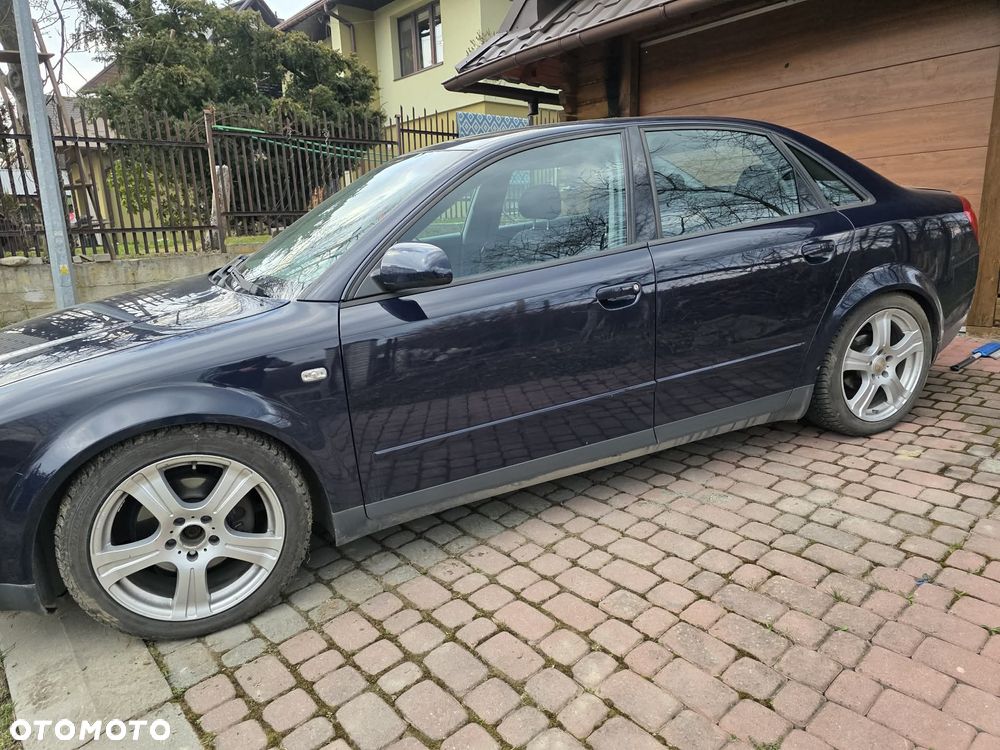 Audi A4 Limousine - 4