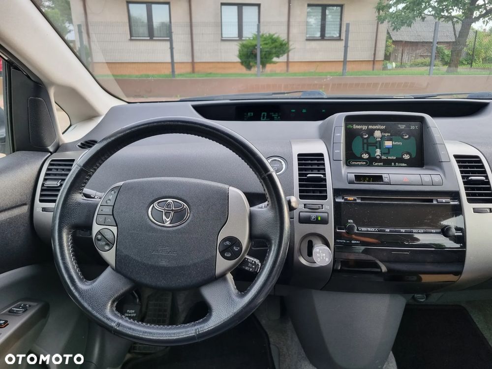 Toyota Prius 1.5 VVT-i Sol - 8