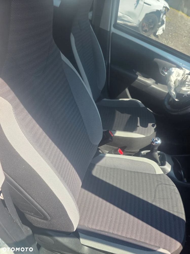 Toyota Aygo x-play - 10