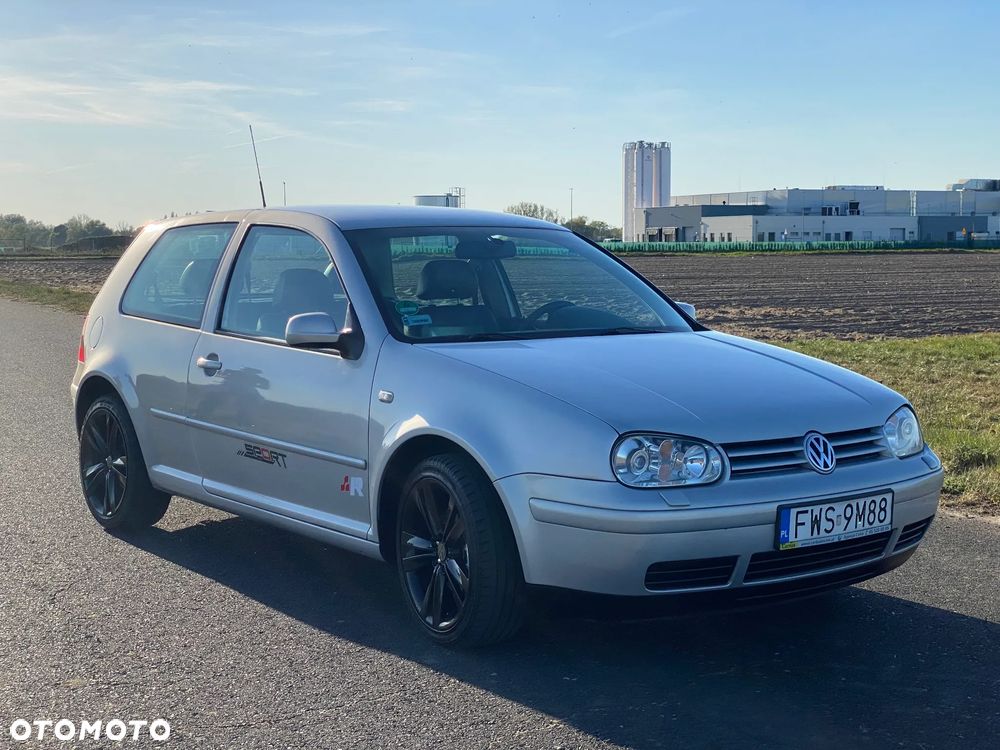 Volkswagen Golf - 1