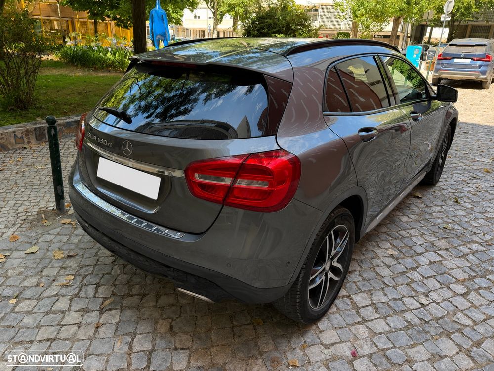 Mercedes-Benz GLA 180 d Activity Edition - 4