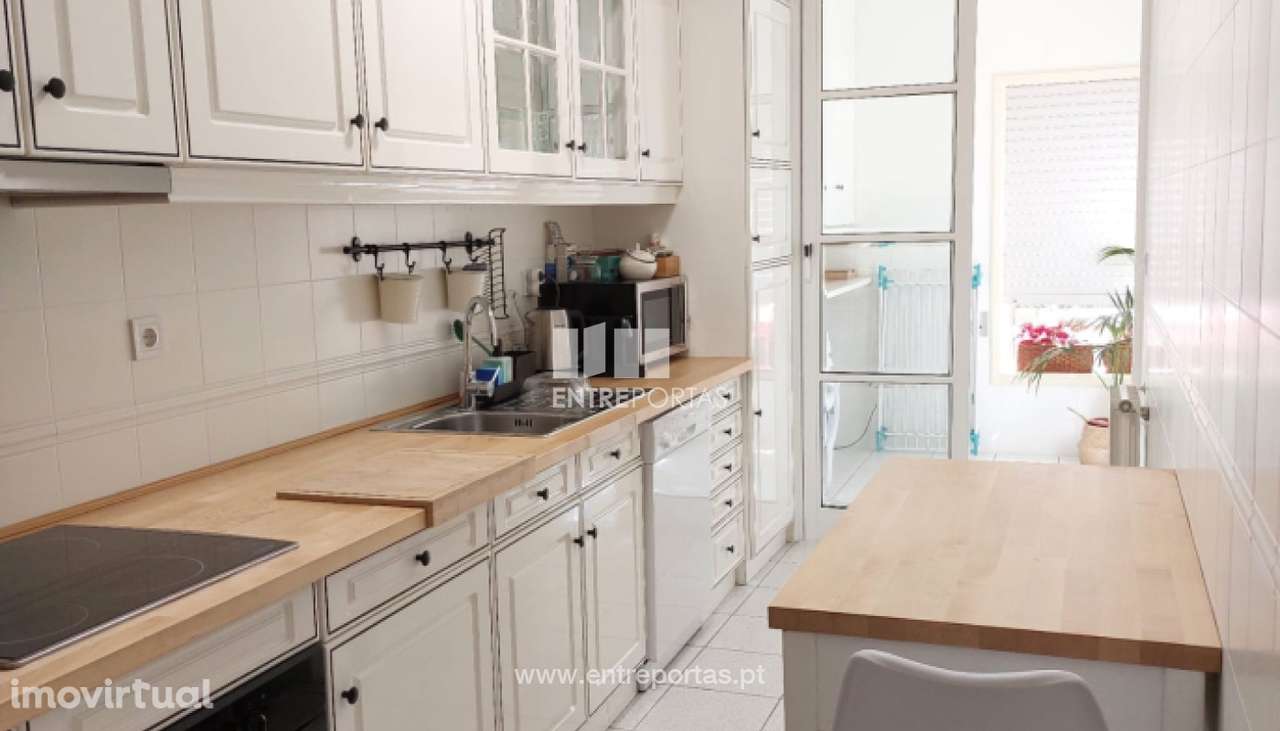 Venda de Moradia V2 com garagem para 2 carros, Santa Maria Maior, Vian - Grande imagem: 4/29