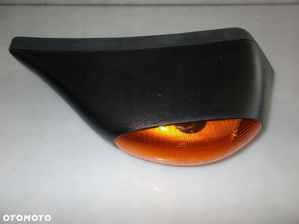 KIERUNKOWSKAZ PRAWY KONTENER IVECO DAILY 2000-2006 - 1