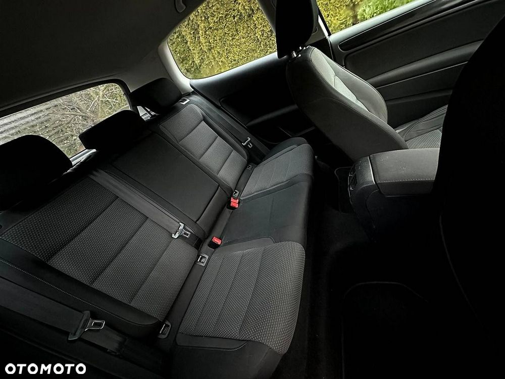 Volkswagen Golf - 9