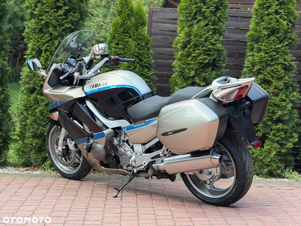 Yamaha FJR - 8