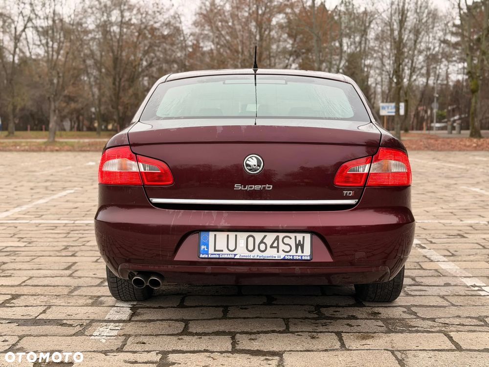 Skoda Superb 2.0 TDI PD Elegance - 6