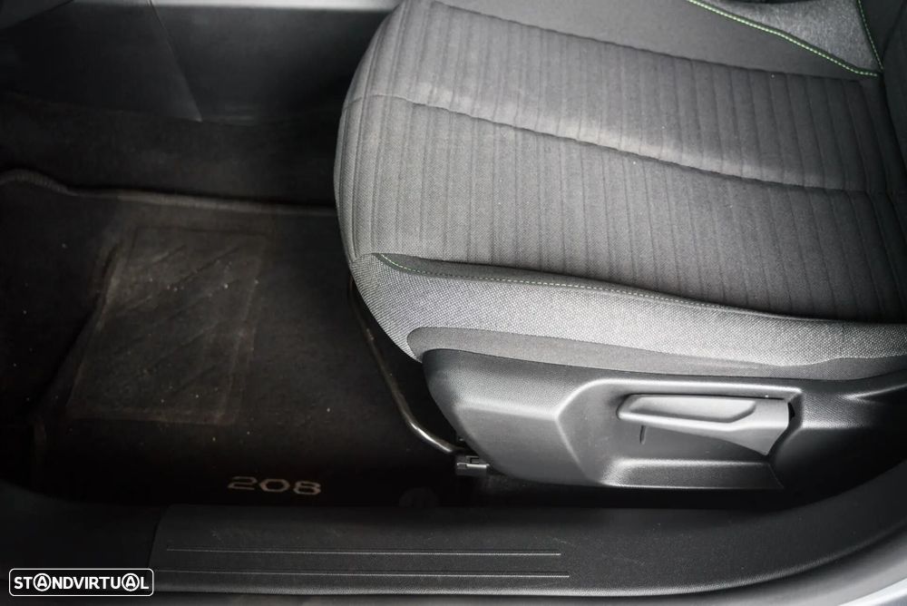 Peugeot 208 1.2 PureTech Active - 26