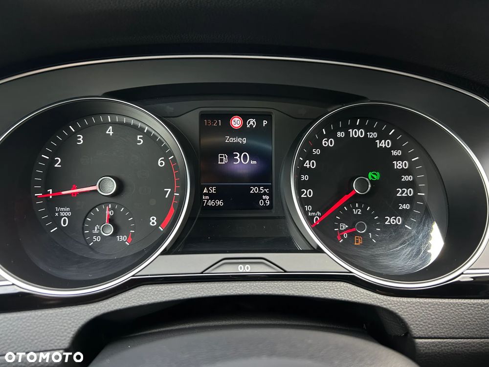 Volkswagen Passat - 24