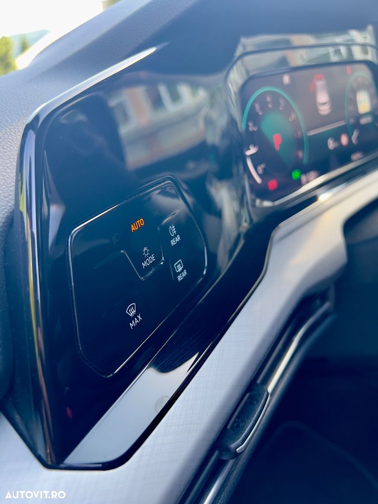 Volkswagen Golf 1.5 eTSI MHEV 150CP DSG Style - 10