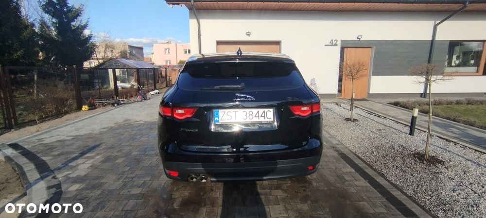 Jaguar F-Pace 2.0 i4D RWD Pure - 22
