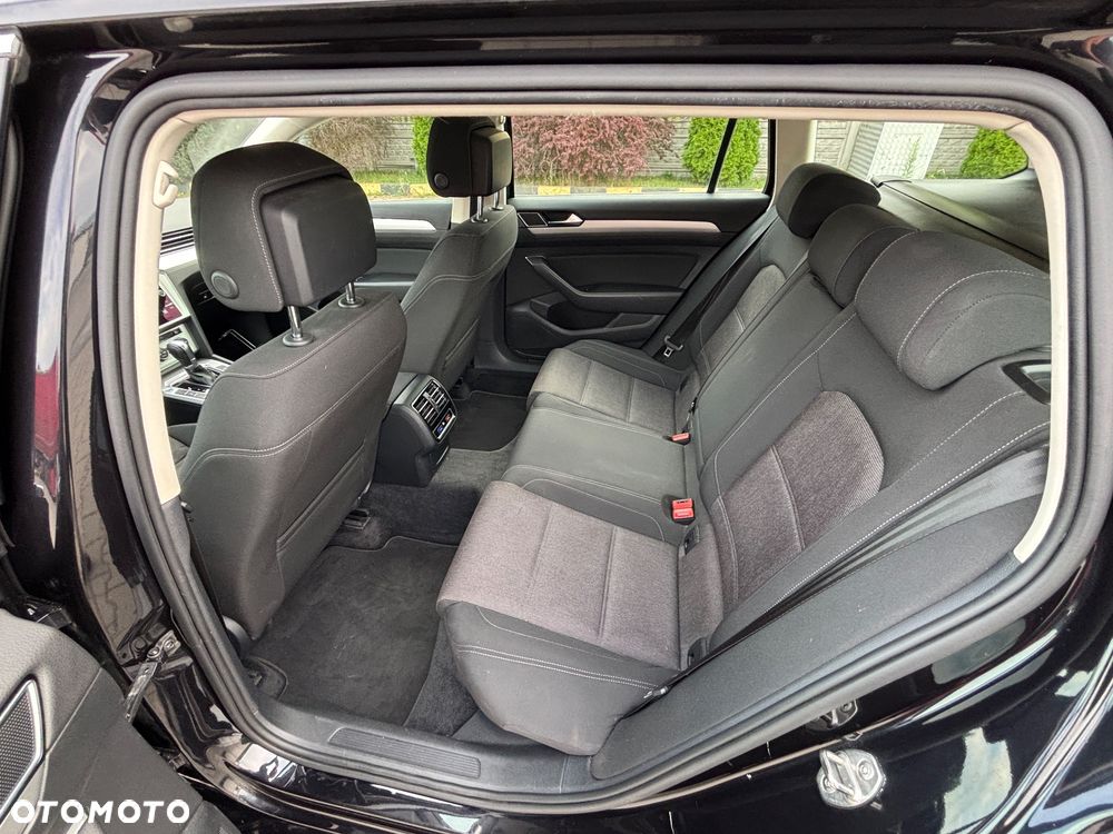 Volkswagen Passat 2.0 TDI SCR Comfortline DSG - 24