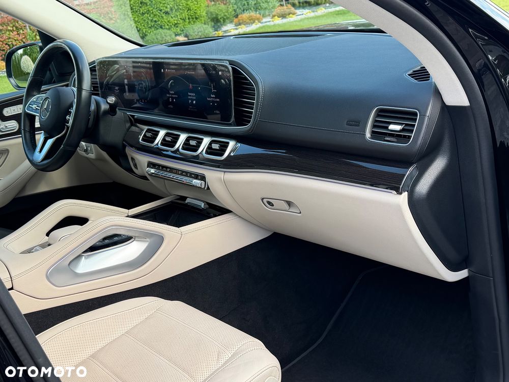 Mercedes-Benz GLS - 23