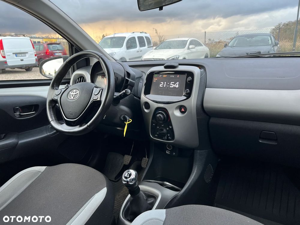 Toyota Aygo x-clusive Style Selection - 26