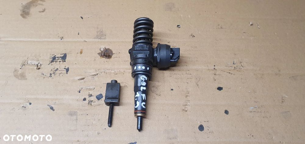 Pompowtryskiwacz wtryskiwacz wtrysk VW Golf V Plus 1.9 TDI - 1