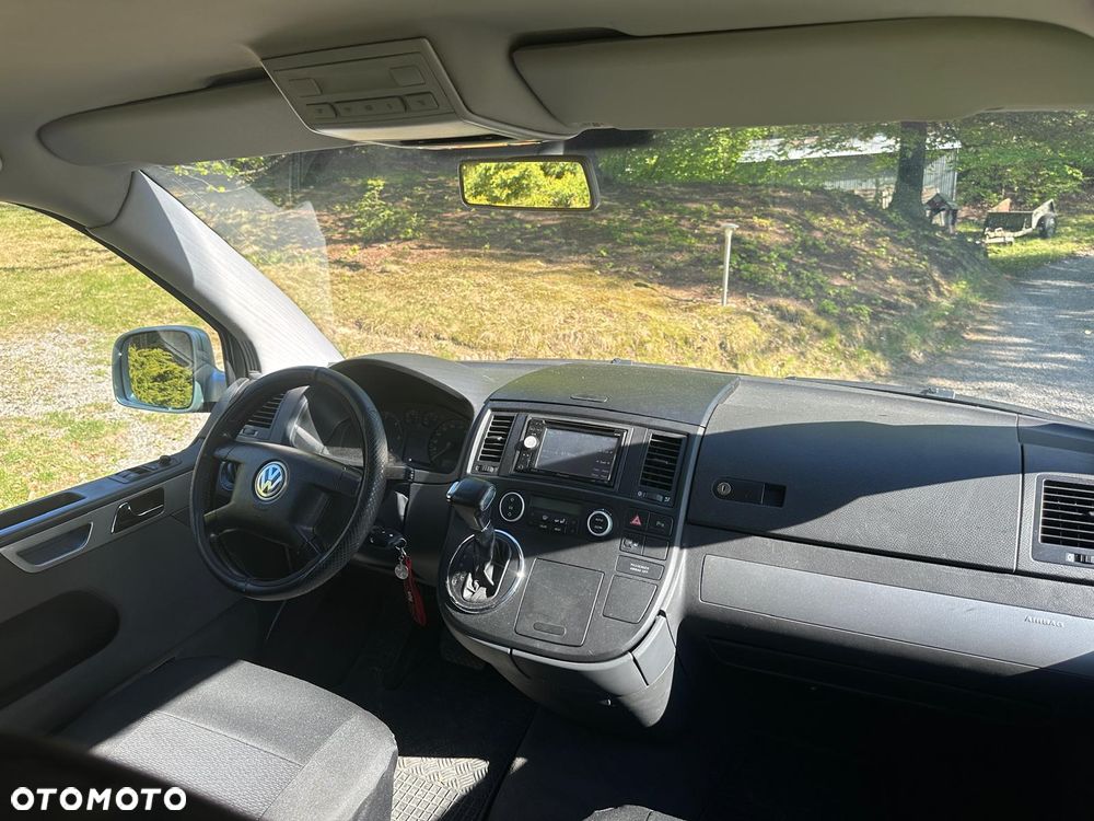 Volkswagen Multivan - 12
