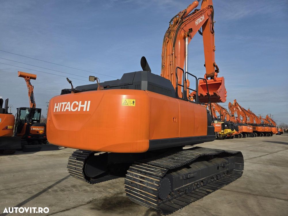 Hitachi ZX350, 2018, 8.061h, cupa noua, Masa operationala 35,6t, Inst hidr pe picon pe brate, inst hidr rotire, gresare automata, senile 90% ok, 3 pompe hidr HITACHI, produs in JAPONIA, Isuzu 282CP, Ad sapare 7,5m, ridica 22t, STARE F BUNA-PROMOTIE 89.900EUR - 1