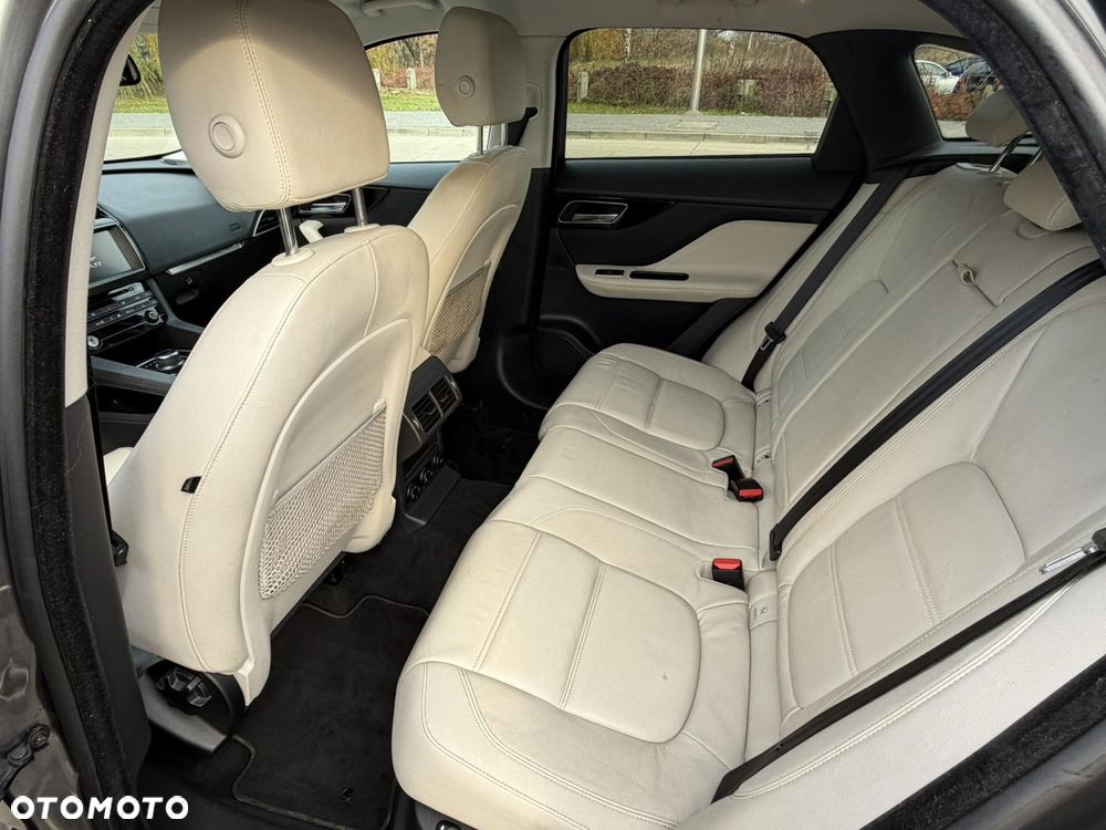 Jaguar F-Pace 2.0 i4D AWD Prestige - 17