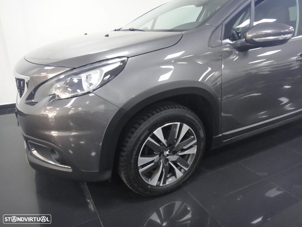 Peugeot 2008 PureTech 110 Stop&Start EAT6 Allure — fotografia 4
