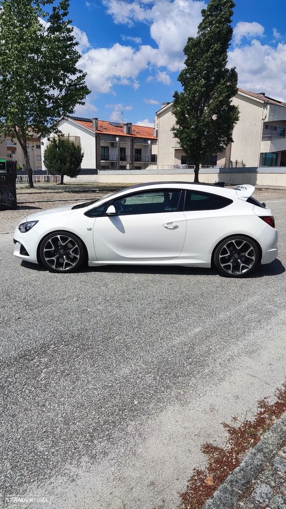 Opel Astra GTC OPC 2.0 T - 4