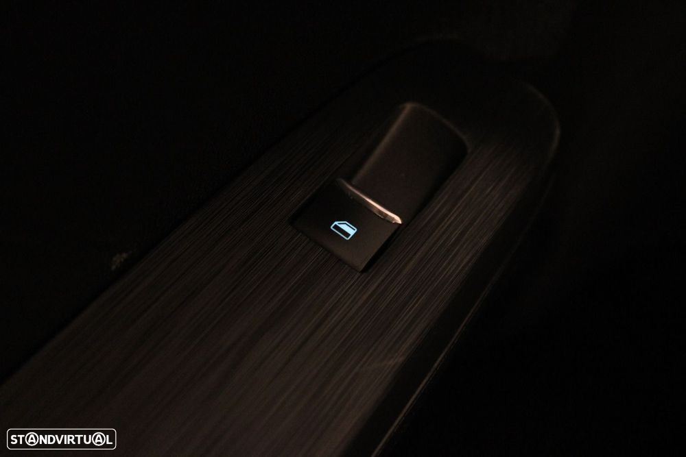 Ford Kuga 1.5 EcoBoost ST-Line - 36