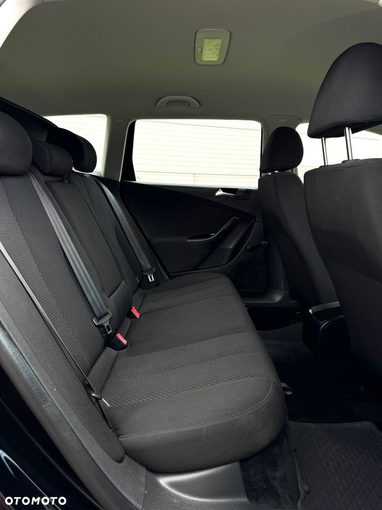 Volkswagen Passat 1.6 Comfortline - 23