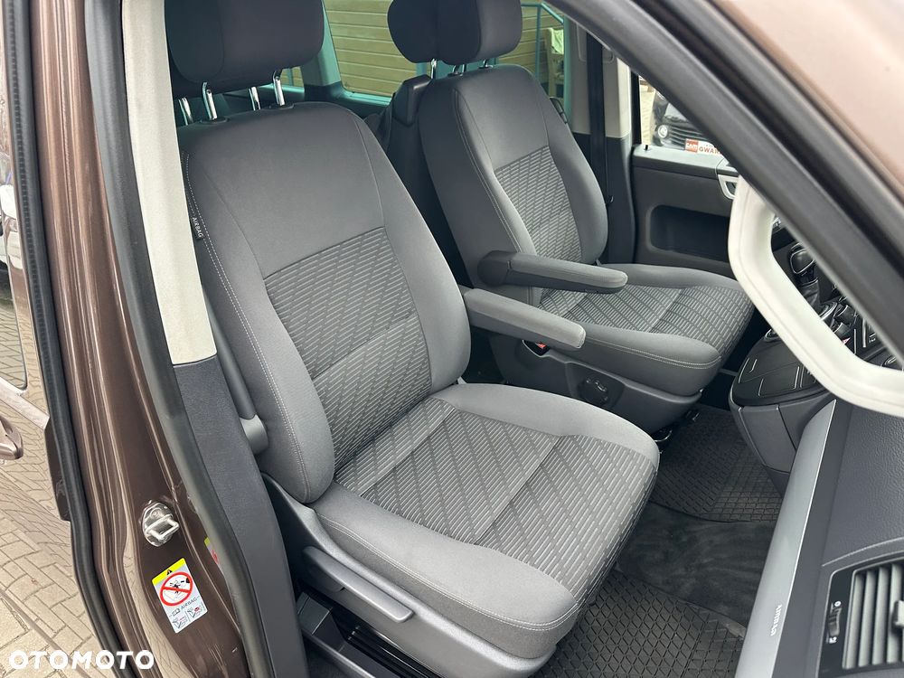 Volkswagen Multivan - 20