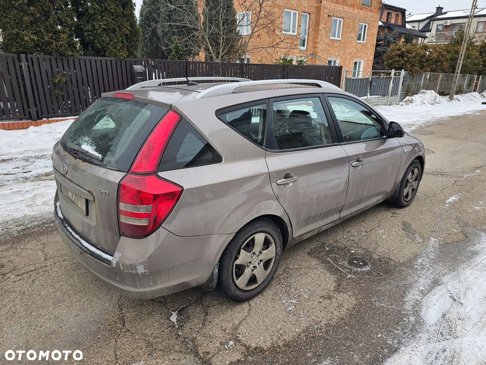 Kia Ceed 1.6 Crdi Comfort + - 4
