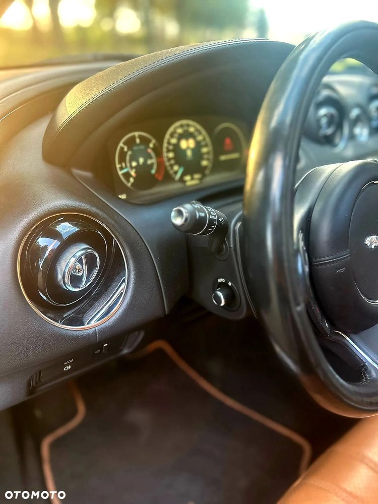 Jaguar XJ 3.0 D V6 Premium Luxury - 24