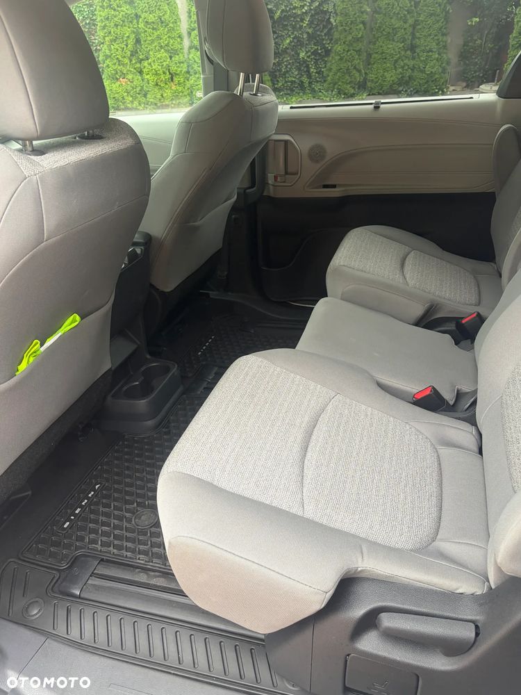 Toyota Sienna - 27