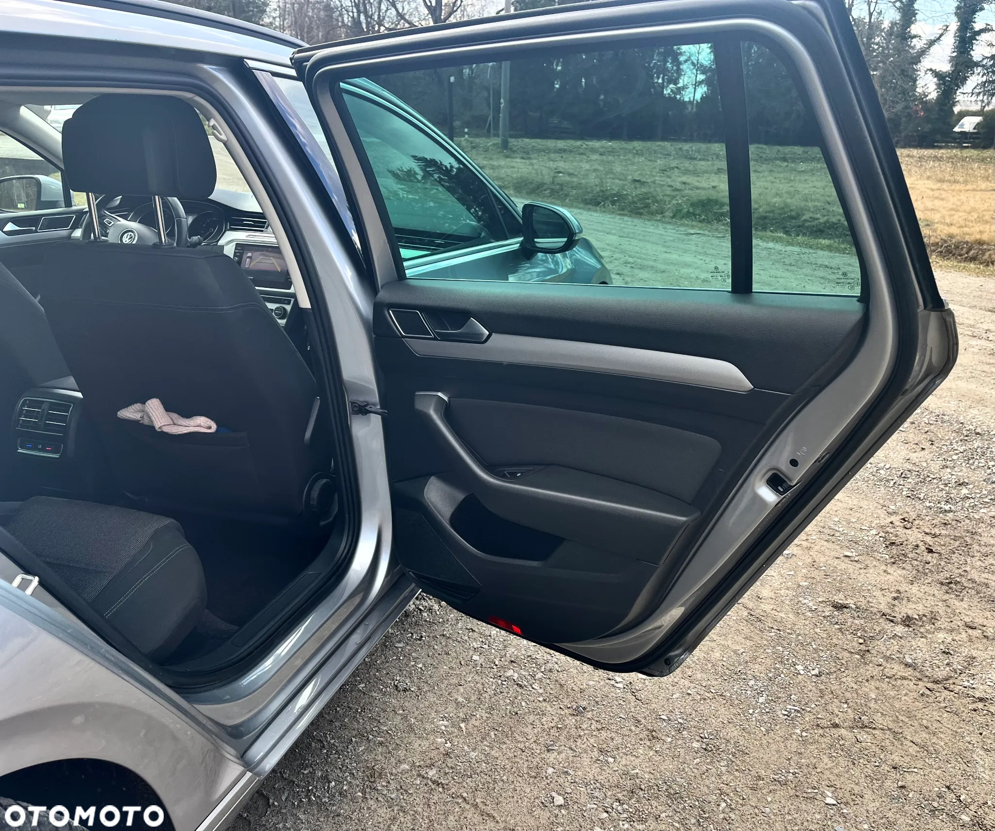 Volkswagen Passat Variant 1.6 TDI (BlueMotion Technology) Comfortline - 27
