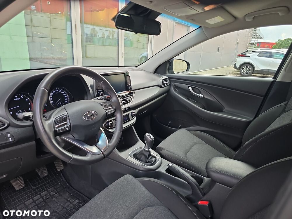 Hyundai i30 1.5 T-GDI 48V Smart - 11