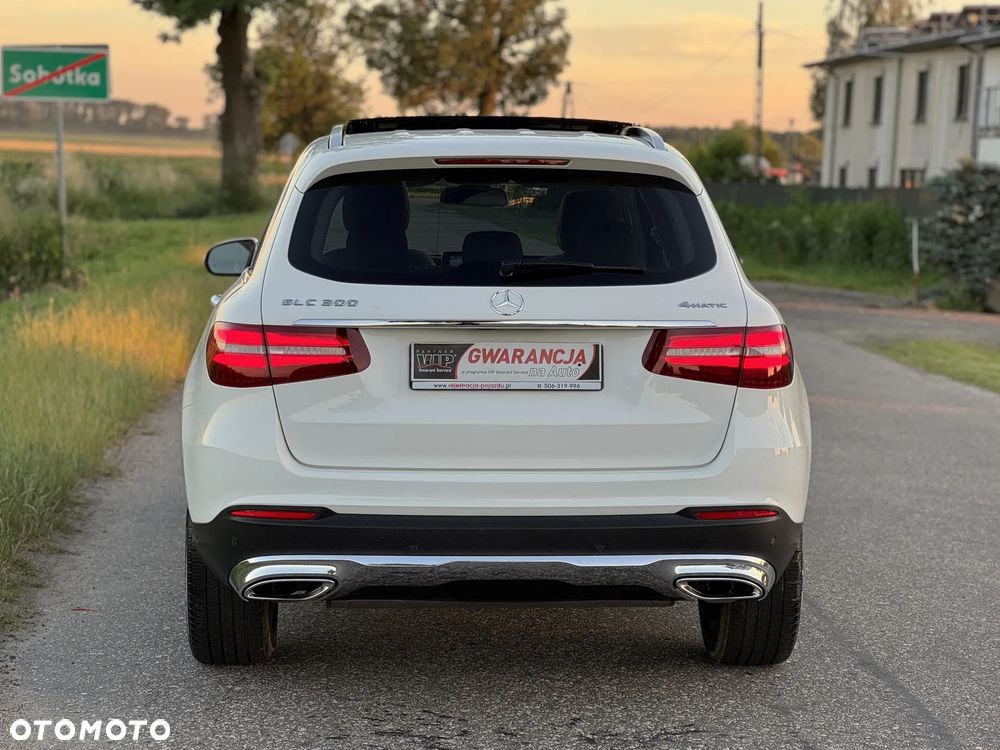 Mercedes-Benz GLC 300 4Matic 9G-TRONIC Exclusive - 12
