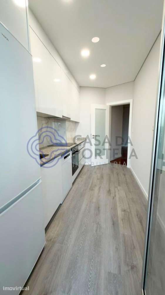 T2 Totalmente Remodelado a 200m da Rotunda da Boavista, rua 5 de outub - Grande imagem: 2/20