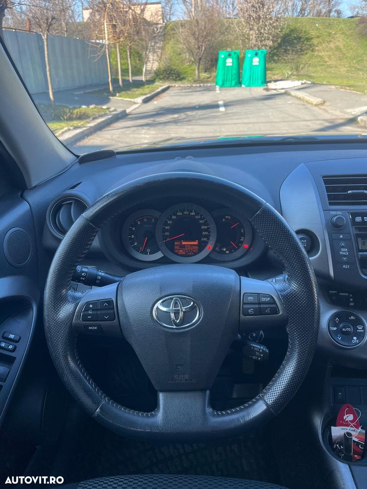 Toyota RAV4 2.2 D-4D 4x4 Travel - 13