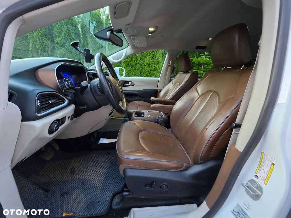 Chrysler Pacifica - 9