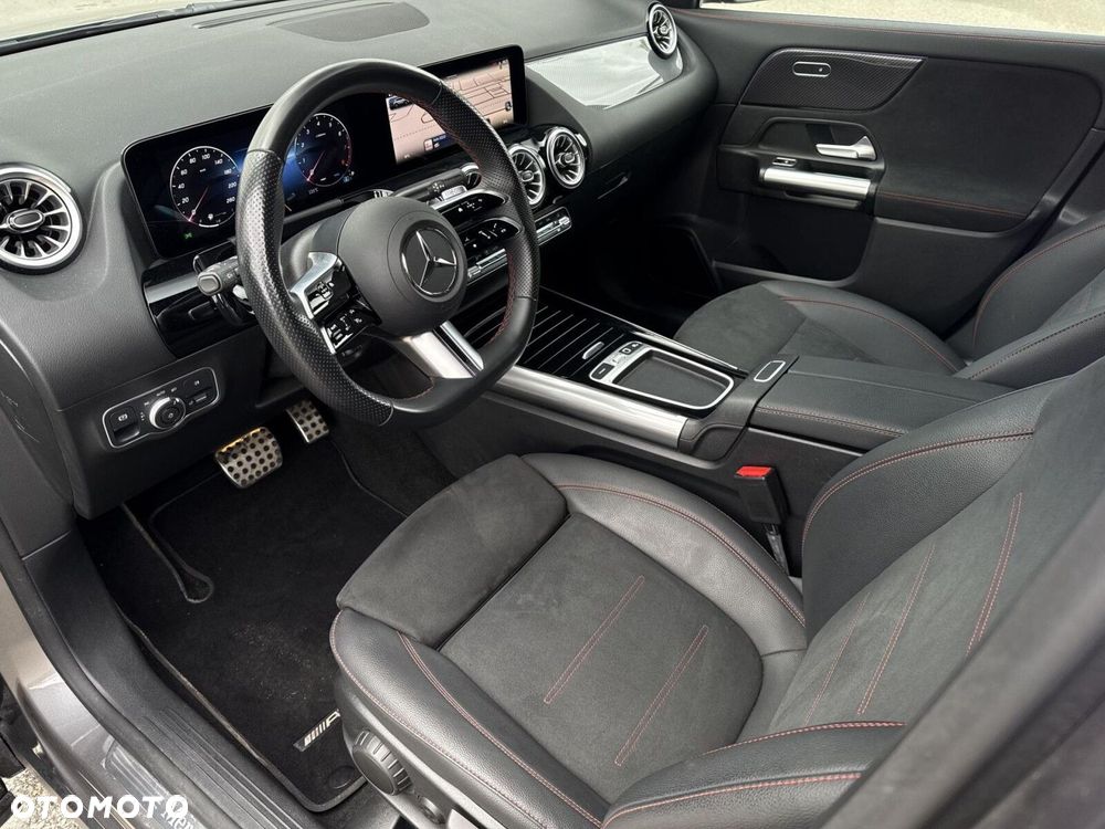 Mercedes-Benz GLA - 10