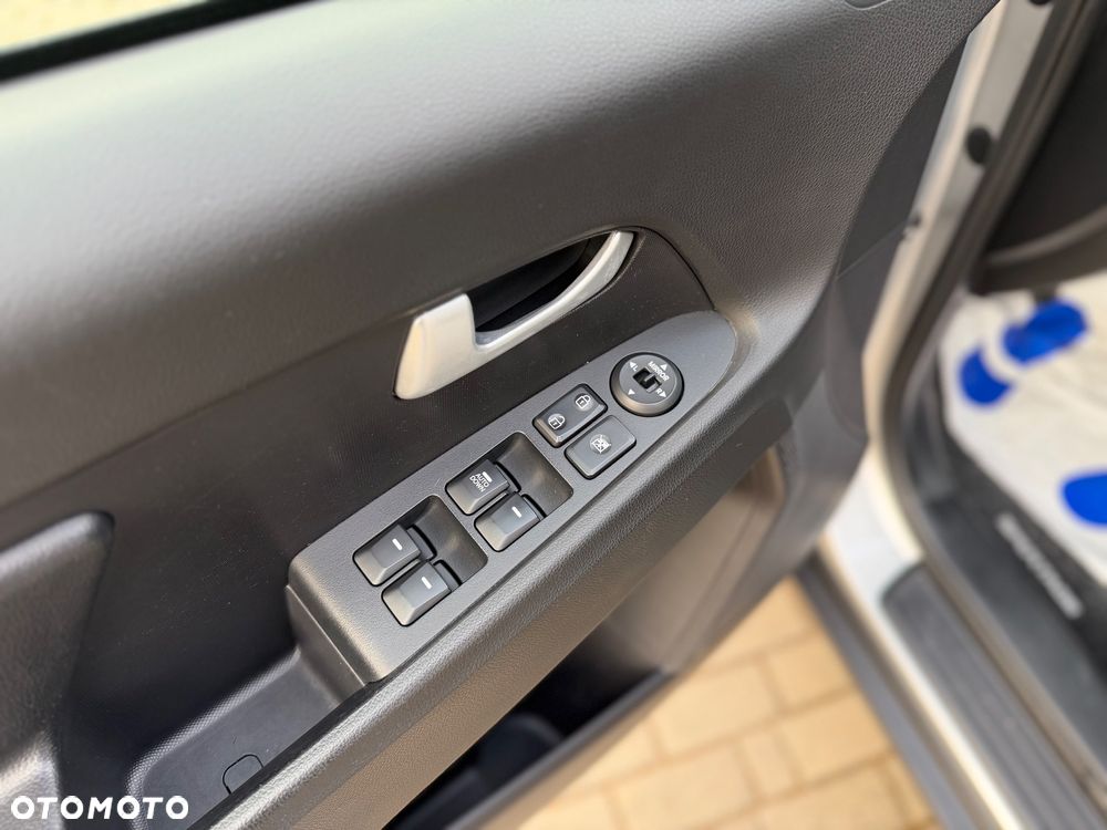 Kia Sportage 1.7 CRDI 2WD Attract - 23