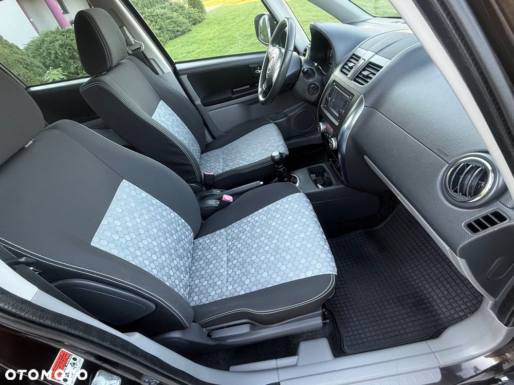 Suzuki SX4 1.6 VVT 4x4 Style - 10