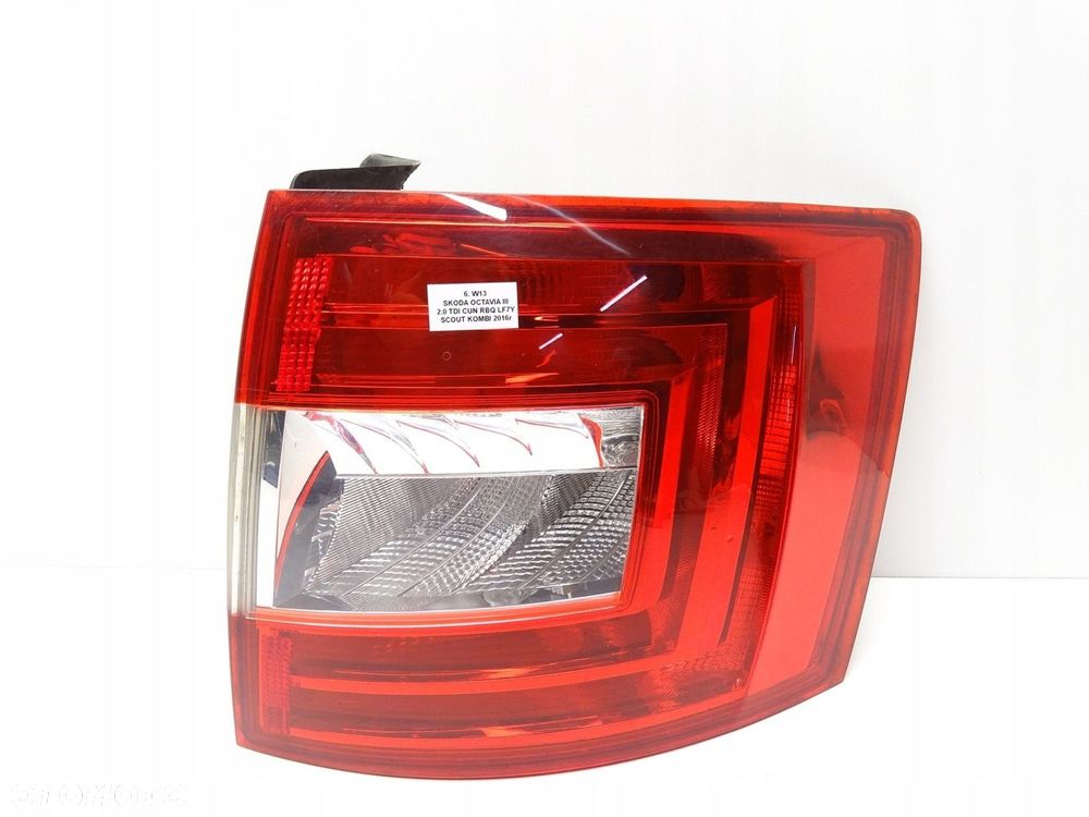 LAMPA PRAWA PRAWY TYŁ TYLNA SKODA OCTAVIA III KOMBI 5E9945096 - 1