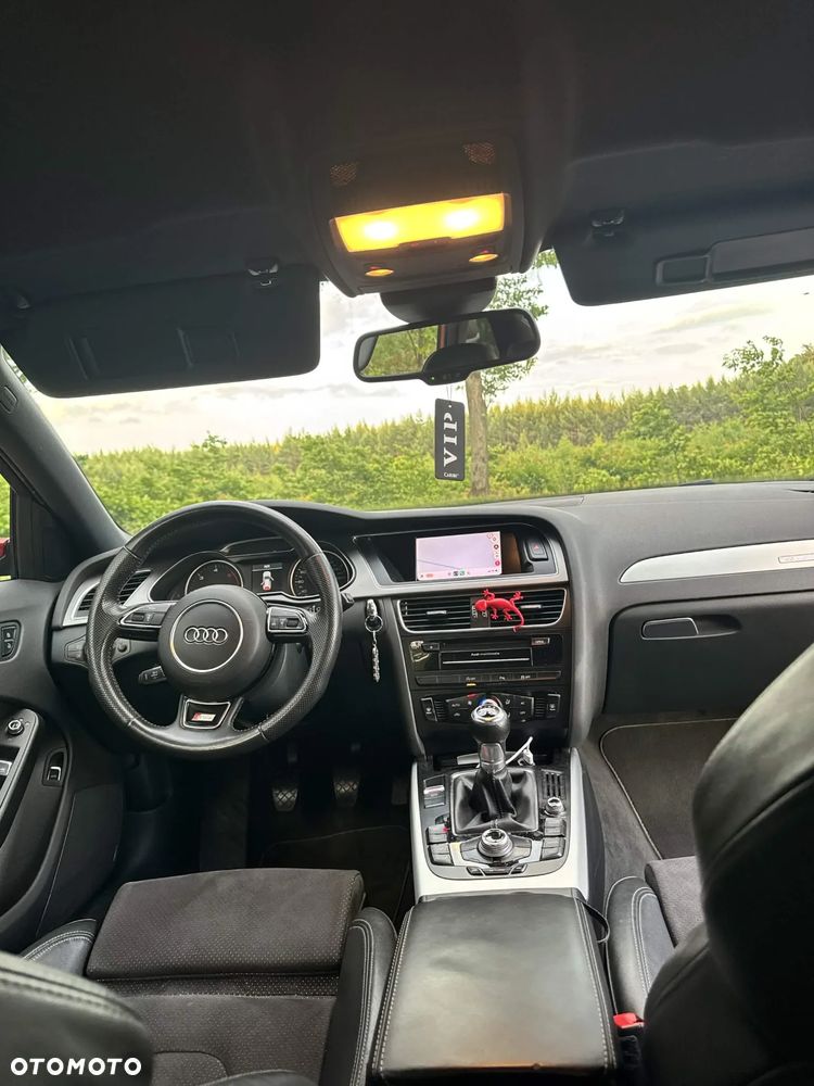 Audi A4 Avant 2.0 TDI Quattro Line - 22