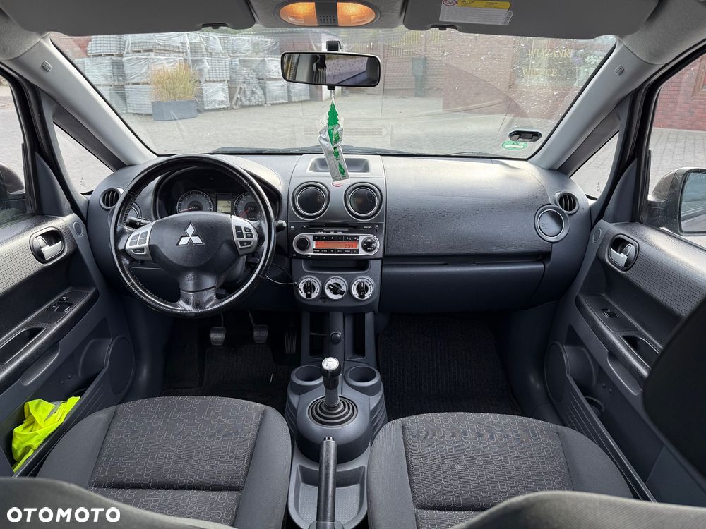 Mitsubishi Colt - 10