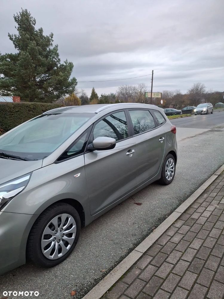Kia Carens 1.6 GDI Attract - 3