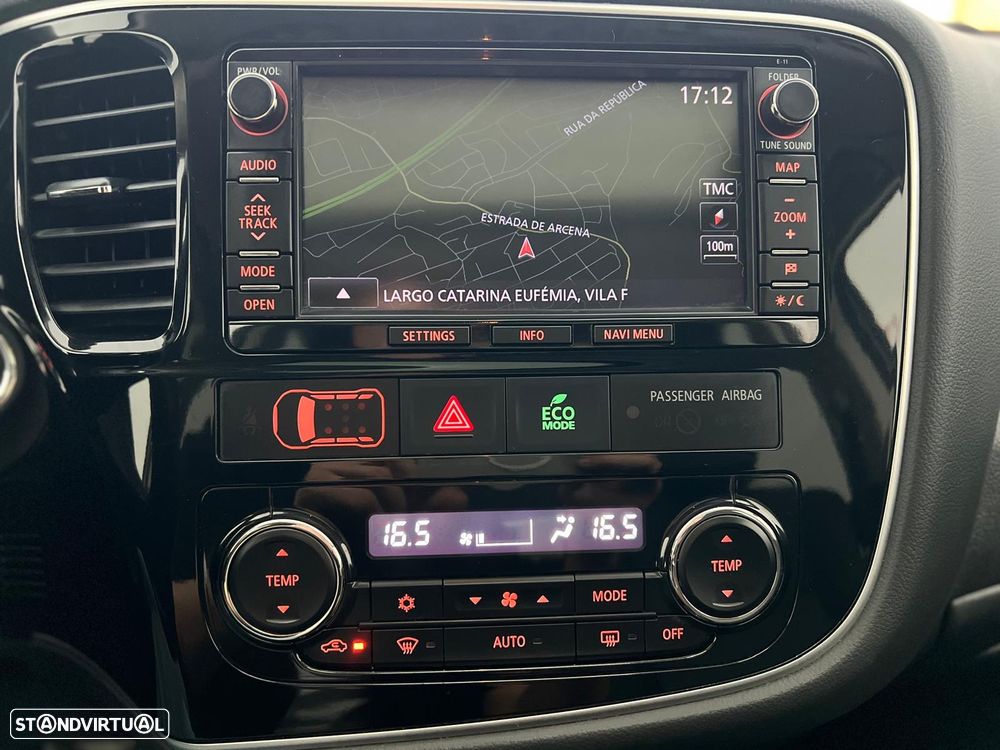 Mitsubishi Outlander 2.2 DI-D Instyle Navi - 17