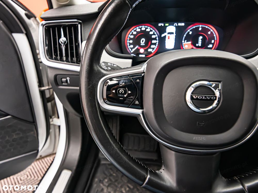 Volvo S90 D5 AWD R-Design - 17