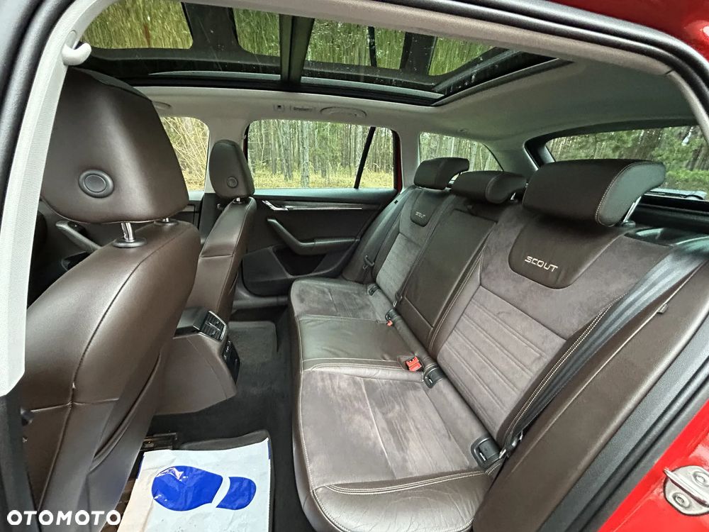 Skoda Octavia Scout 2.0 TDI 4x4 DSG - 7
