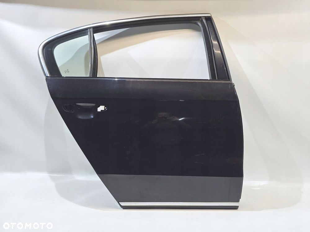 drzwi tył prawy prawe vw passat b7 10-14r sedan - 2