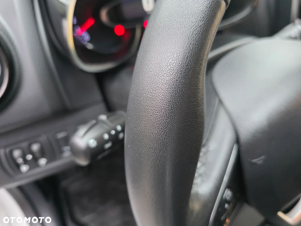 Renault Clio 1.2 16V Life - 25